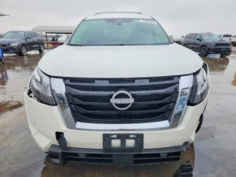 2024 NISSAN PATHFINDER SL  