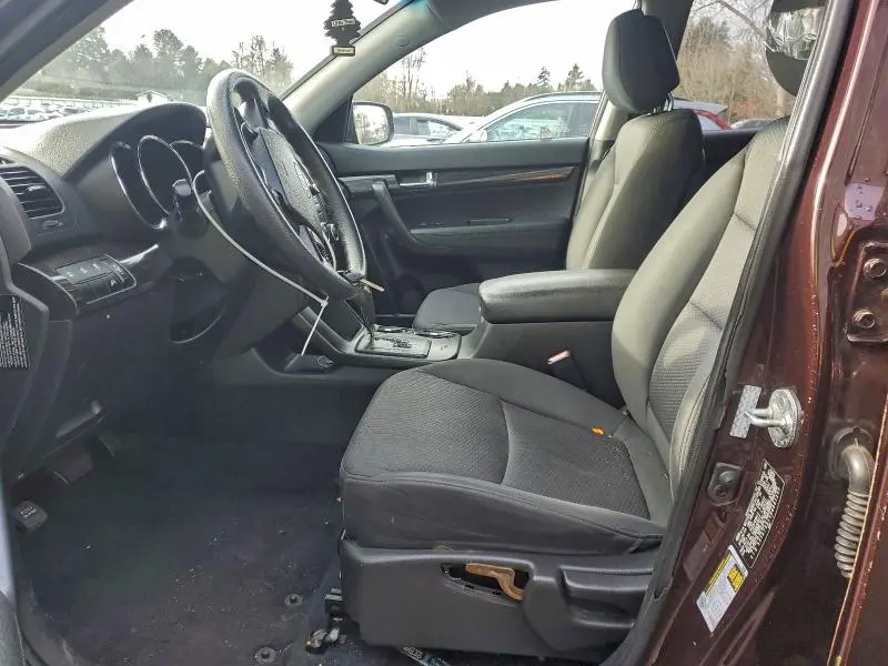 2011 KIA SORENTO BASE  