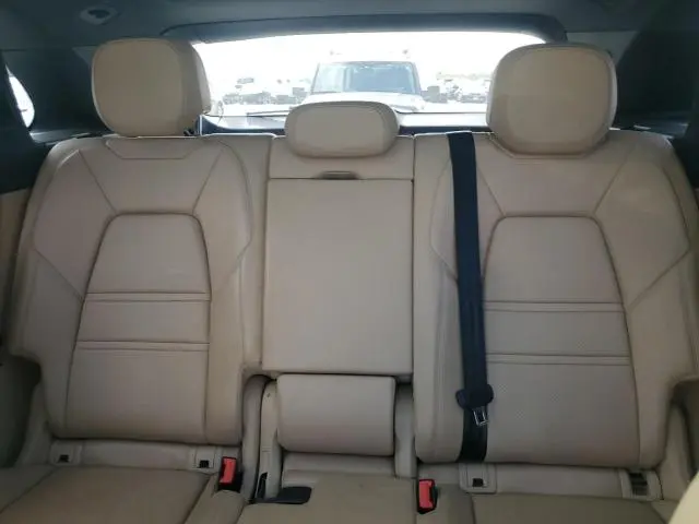 2019 PORSCHE CAYENNE   