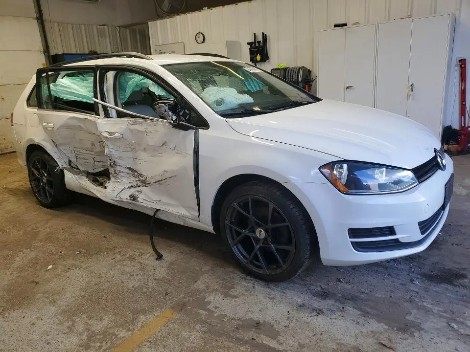 2015 VOLKSWAGEN GOLF   