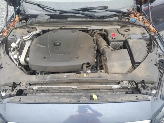 2019 VOLVO S60 T6 MOMENTUM  