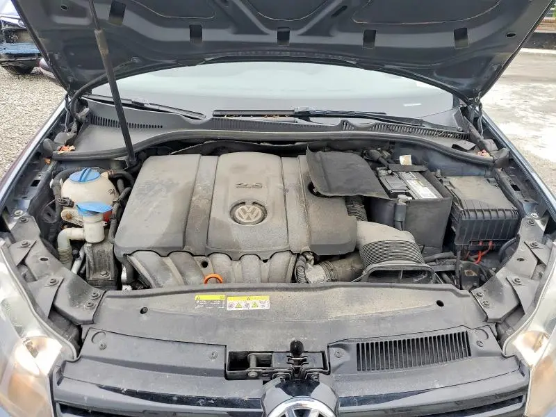 2011 VOLKSWAGEN GOLF   