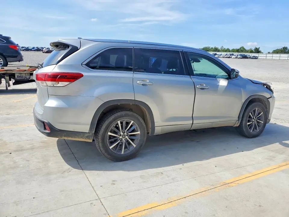 2018 TOYOTA HIGHLANDER XLE  