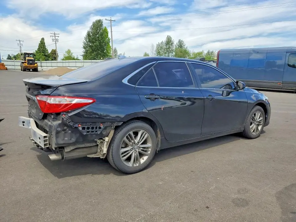 2017 TOYOTA CAMRY SE  