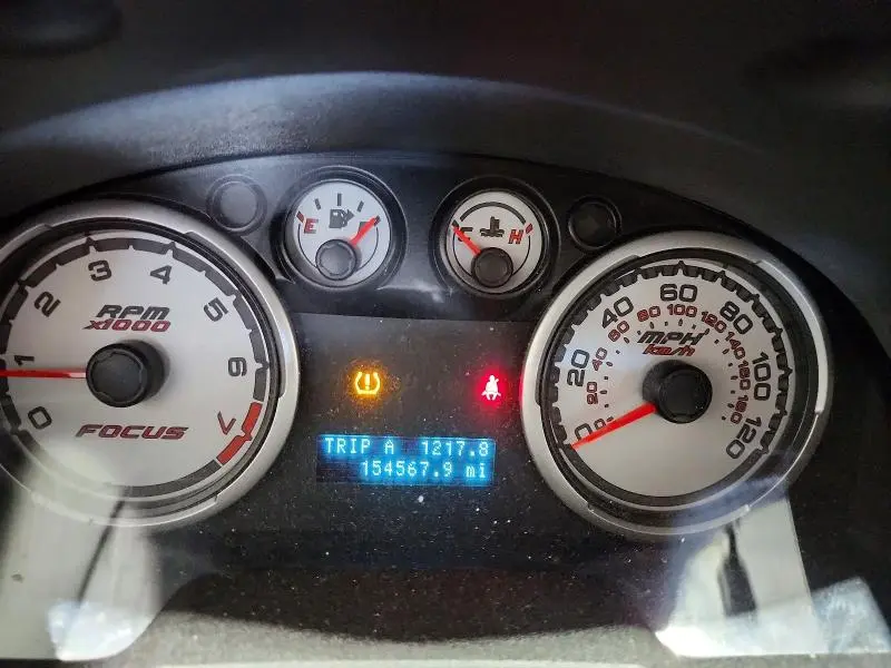 2010 FORD FOCUS SE  