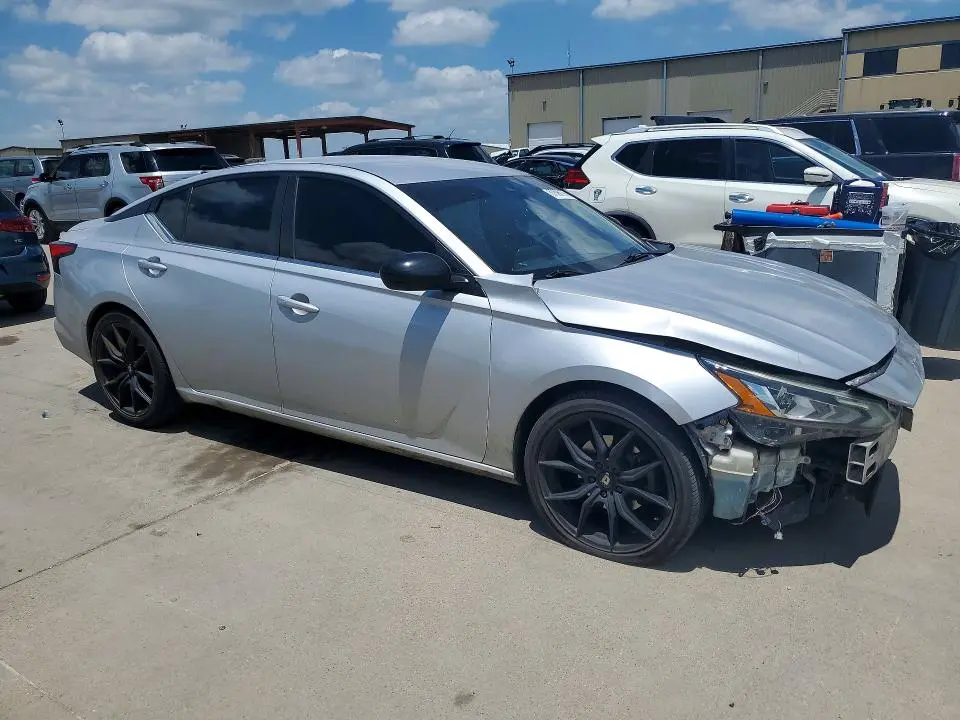 2020 NISSAN ALTIMA SR  
