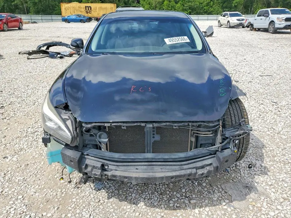 2015 INFINITI Q70 3.7  