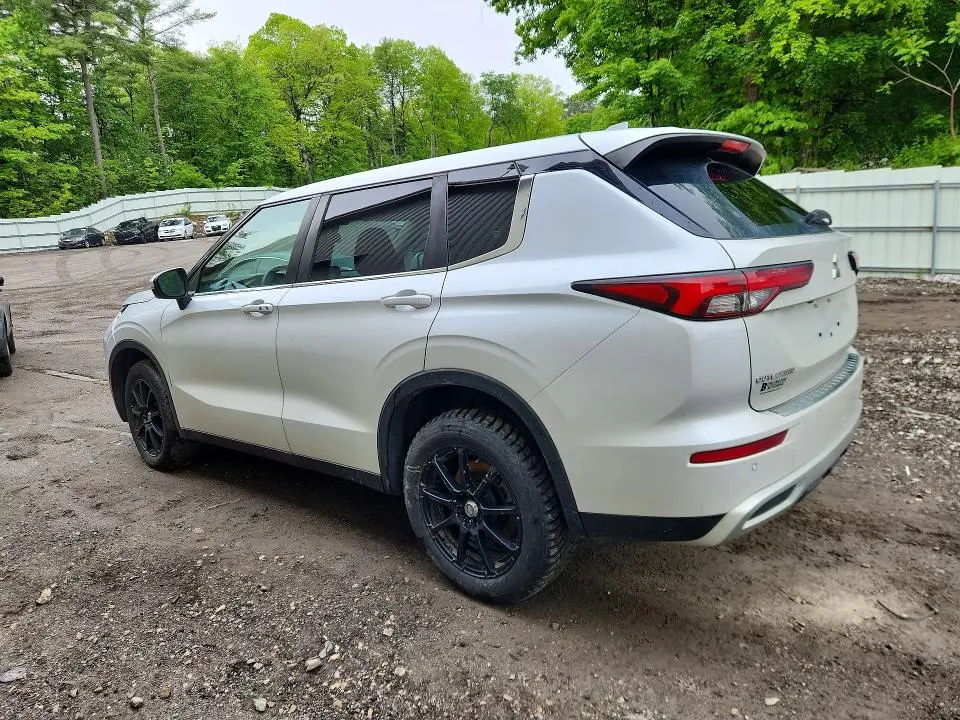 2022 MITSUBISHI OUTLANDER SE  
