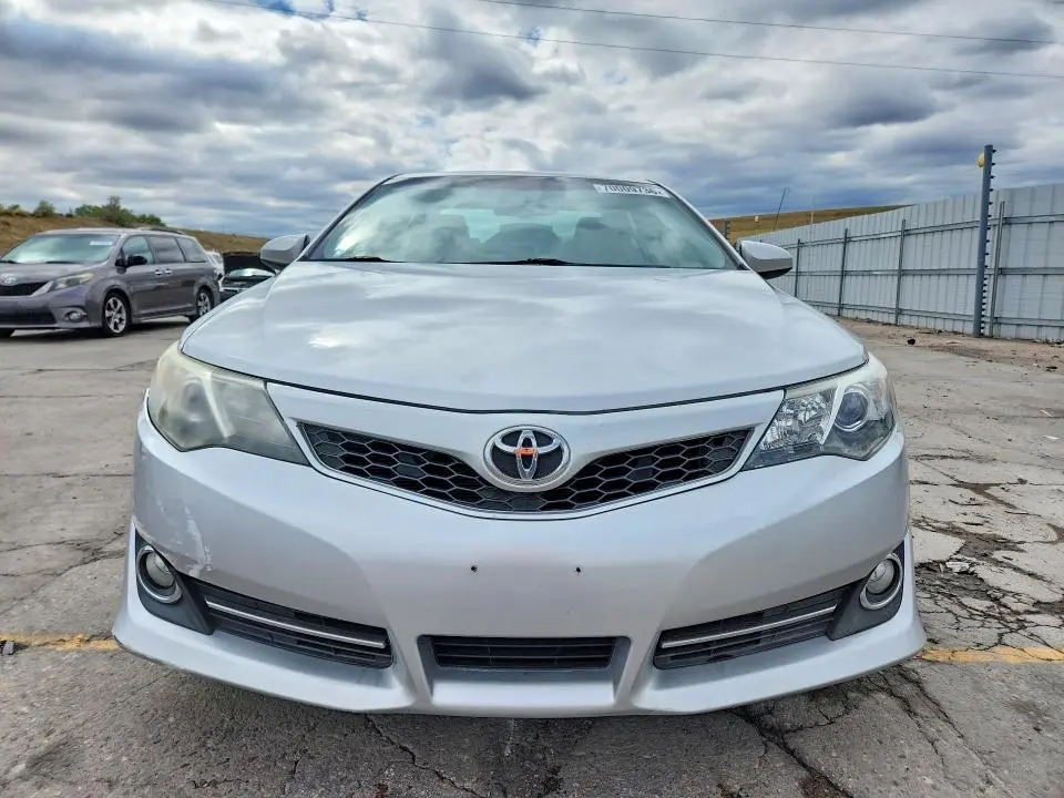 2013 TOYOTA CAMRY SE V6  