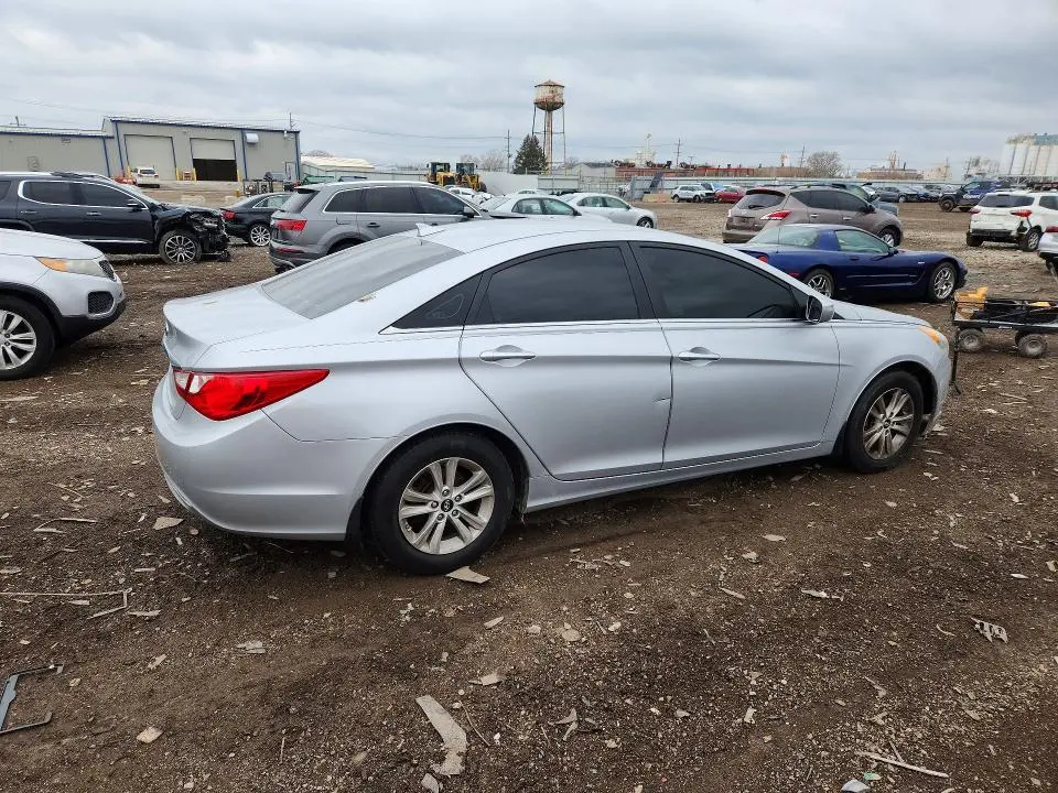 2013 HYUNDAI SONATA GLS  