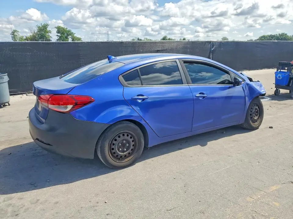 2017 KIA FORTE LX  
