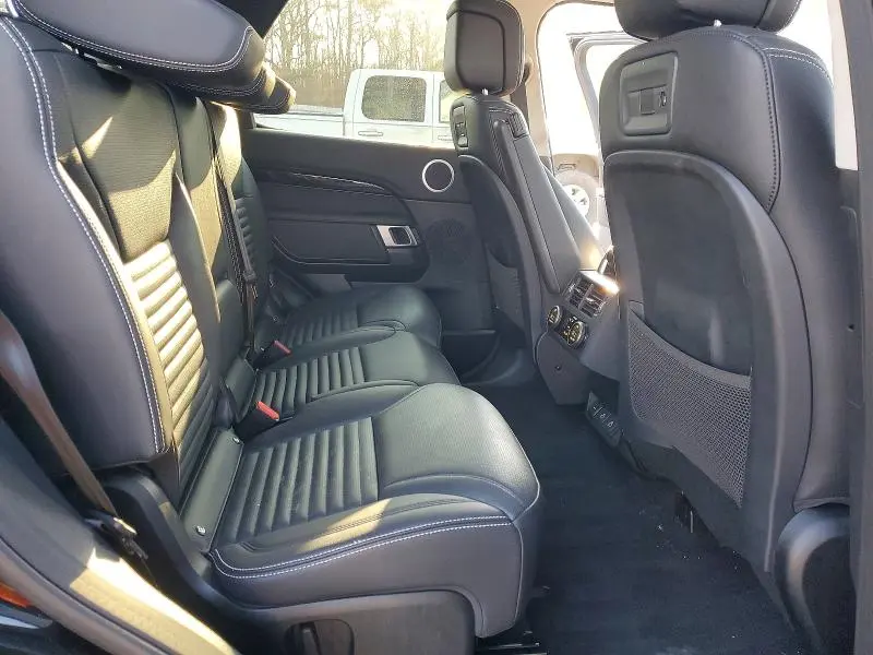 2024 LAND ROVER DISCOVERY S  