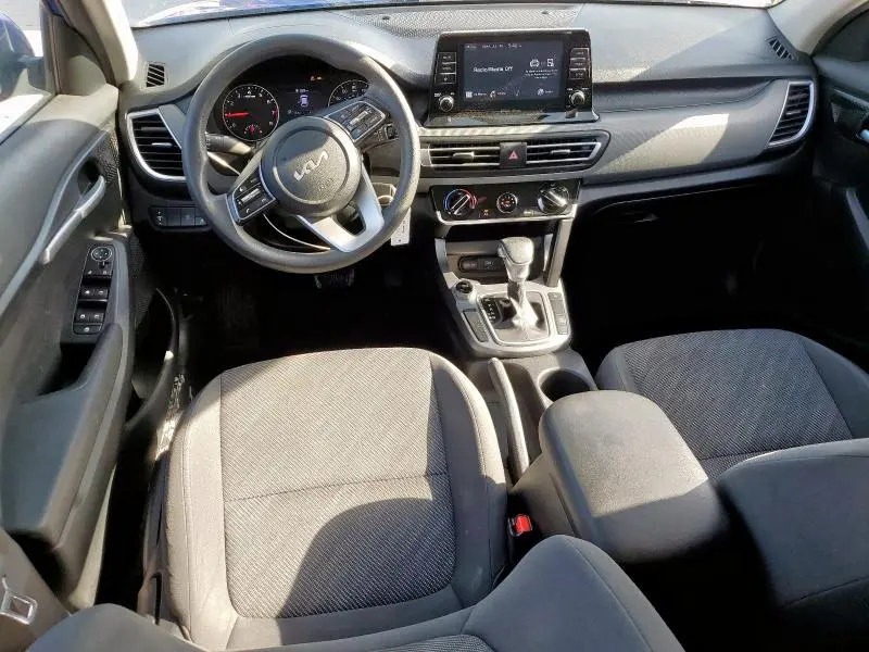 2023 KIA SELTOS LX  