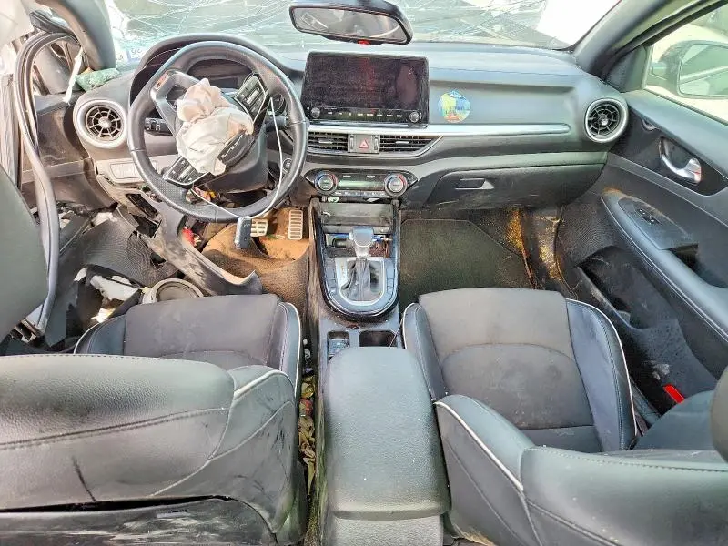 2024 KIA FORTE GT LINE  