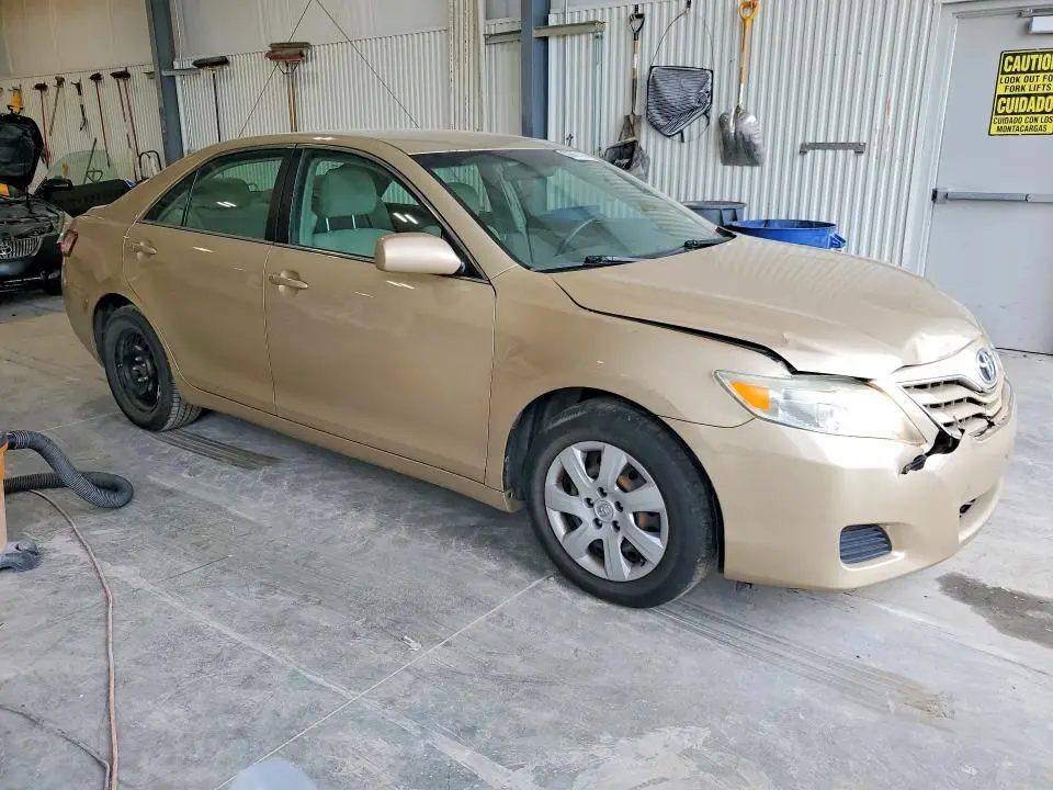 2010 TOYOTA CAMRY LE  