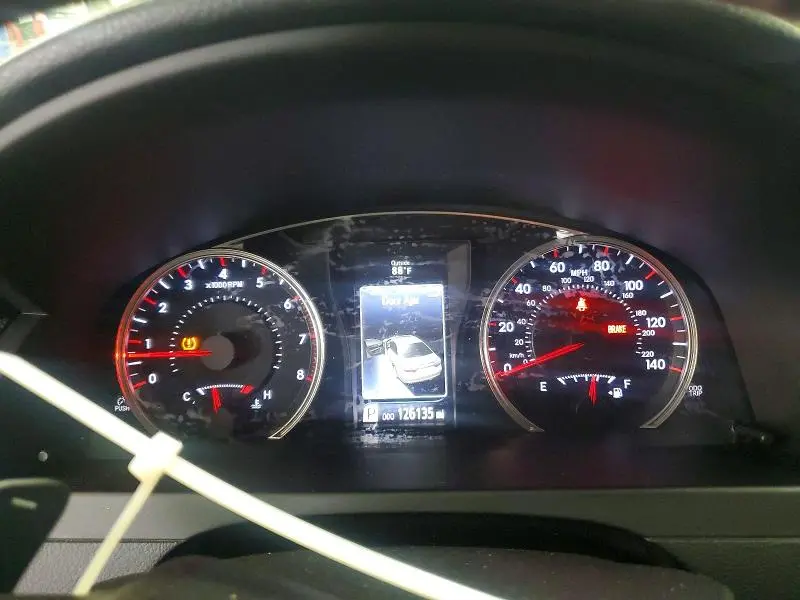 2015 TOYOTA CAMRY SE  