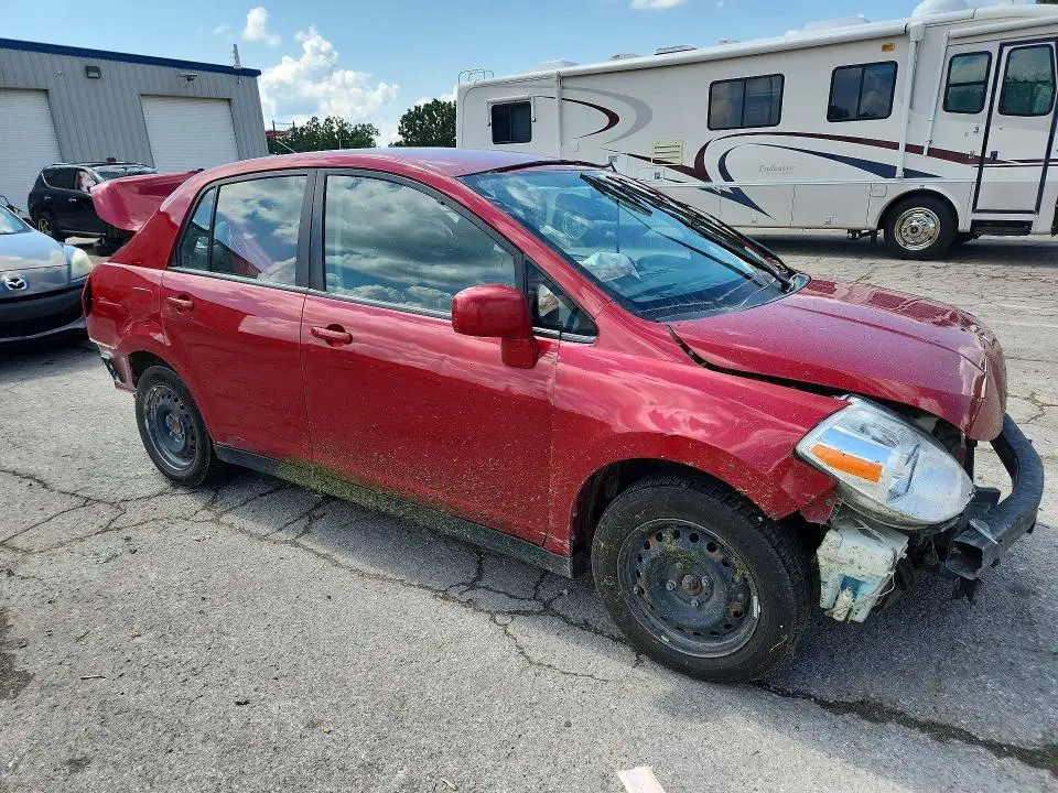 2011 NISSAN VERSA 1.8 S  