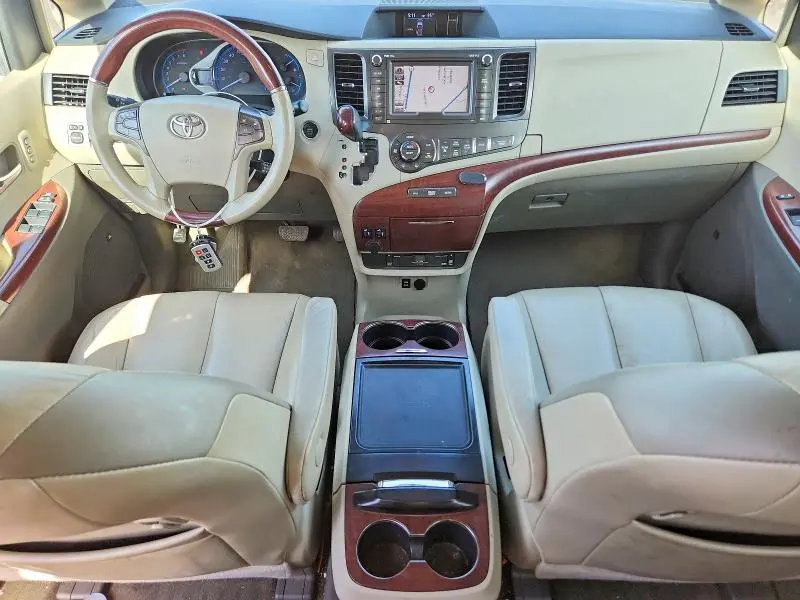 2013 TOYOTA SIENNA LIMITED 7-PASSENGER  