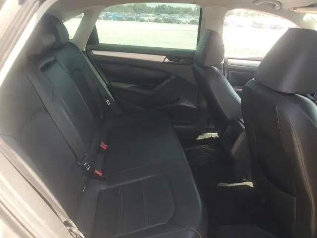 2012 VOLKSWAGEN PASSAT SE  