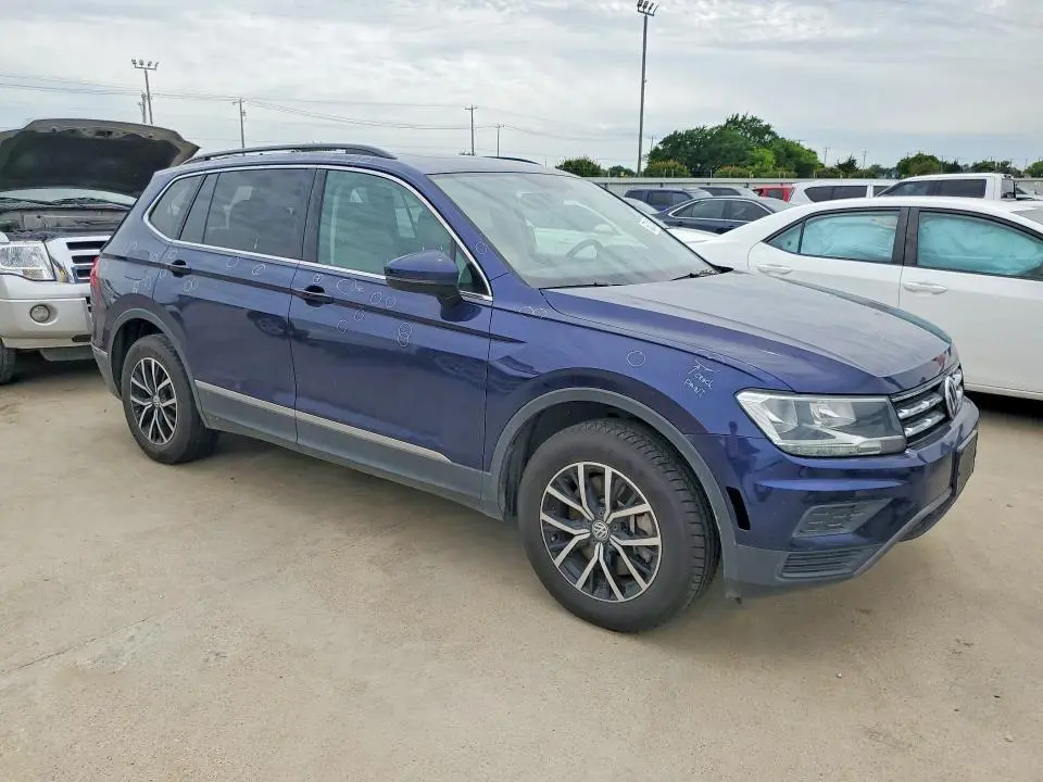 2021 VOLKSWAGEN TIGUAN SE  