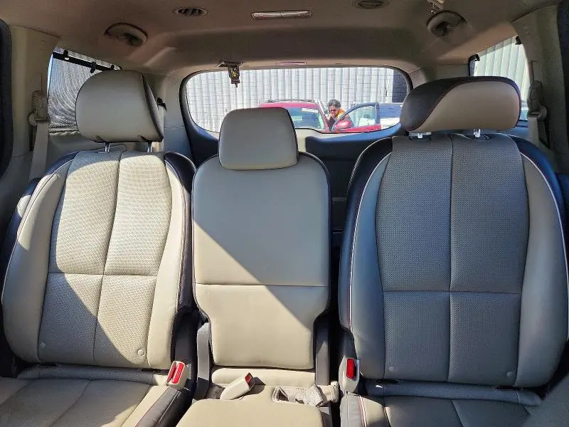 2017 KIA SEDONA LX  