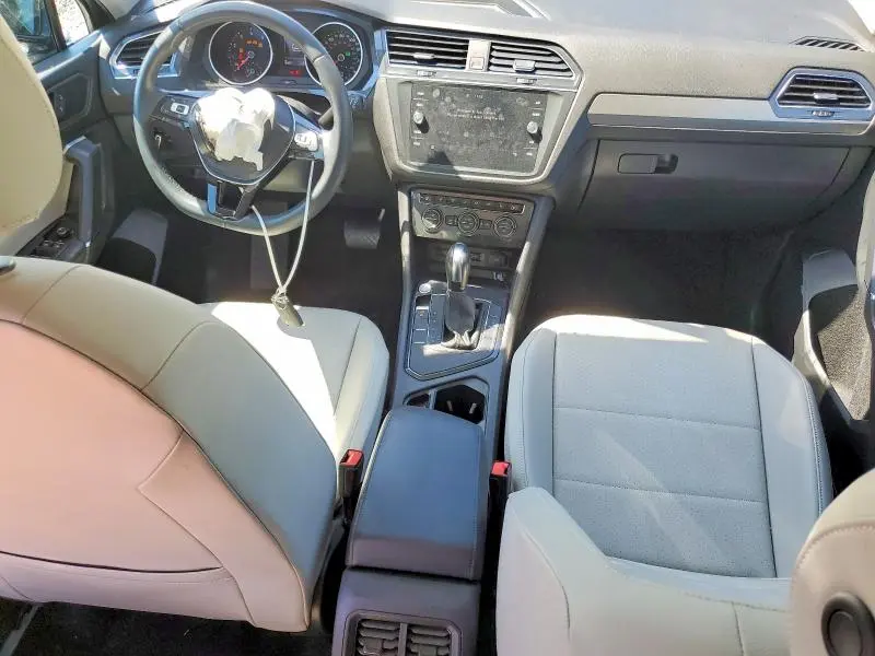 2020 VOLKSWAGEN TIGUAN SE  