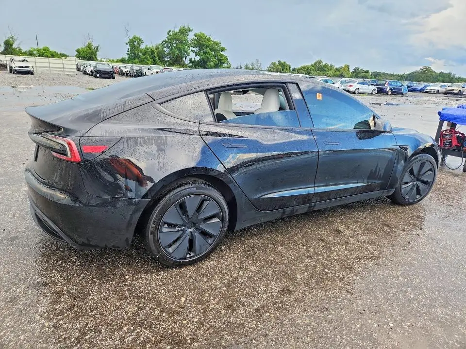 2025 TESLA MODEL 3   