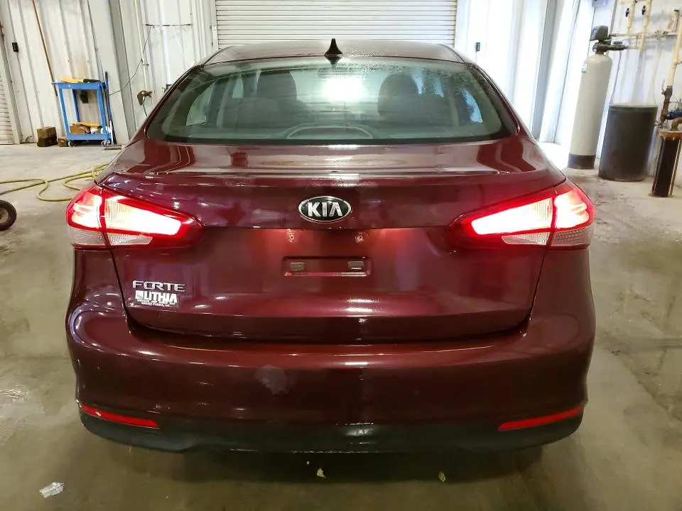 2017 KIA FORTE LX  
