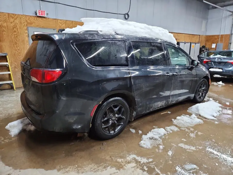 2019 CHRYSLER PACIFICA LIMITED  