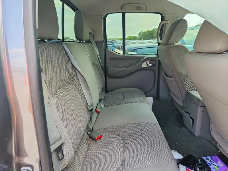 2018 NISSAN FRONTIER SV  