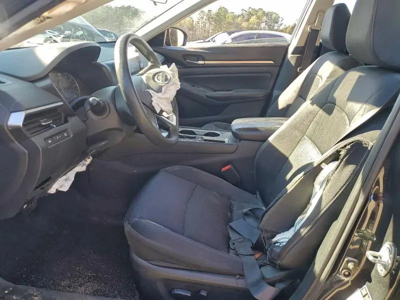 2022 NISSAN ALTIMA SV  