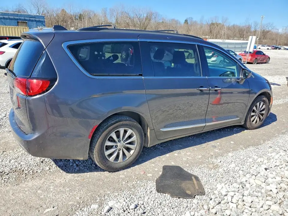 2017 CHRYSLER PACIFICA TOURING L  