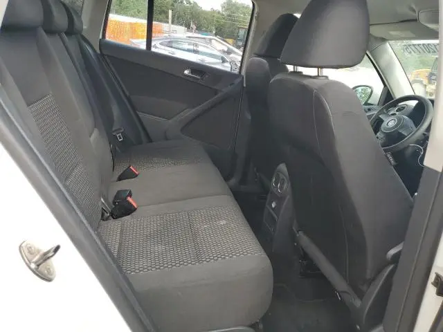 2011 VOLKSWAGEN TIGUAN S  