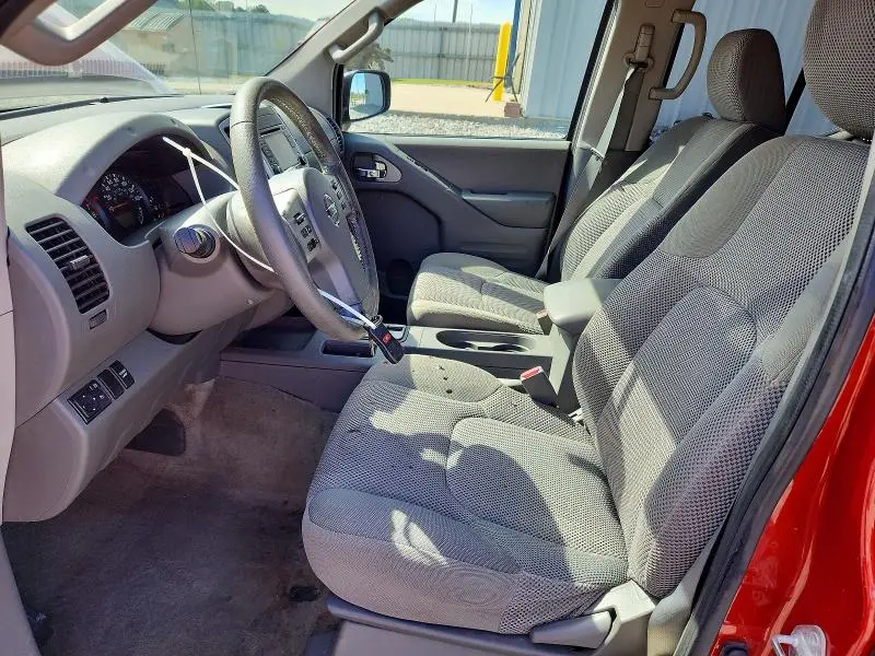 2016 NISSAN FRONTIER SV  