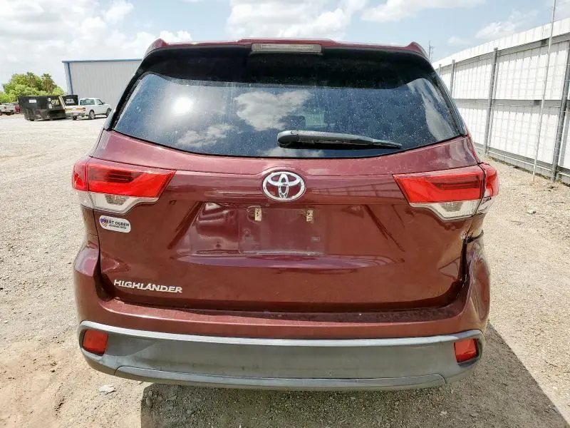2018 TOYOTA HIGHLANDER LE  