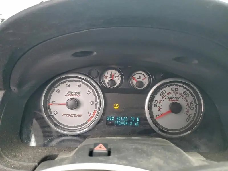 2010 FORD FOCUS SE  