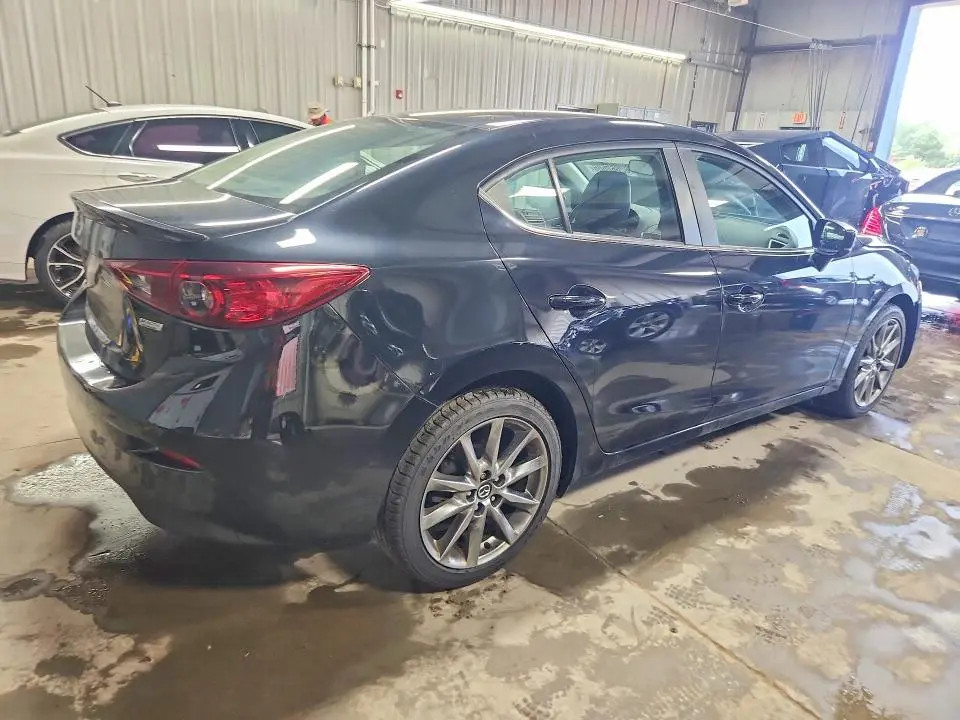 2018 MAZDA 3 TOURING  
