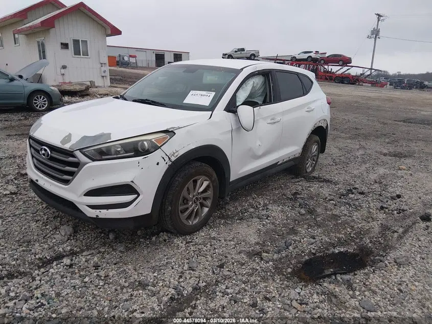 2017 HYUNDAI TUCSON SE