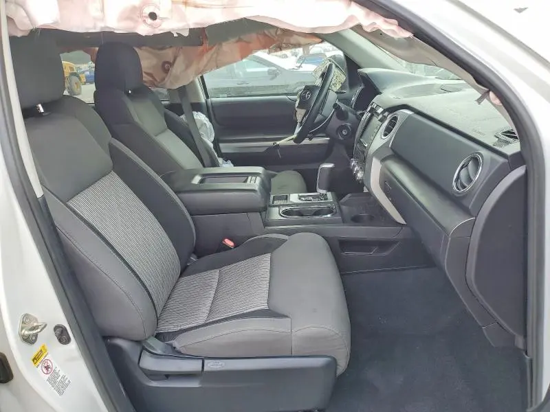 2015 TOYOTA TUNDRA CREWMAX SR5  