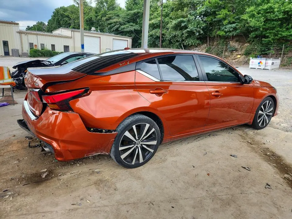 2021 NISSAN ALTIMA SR  
