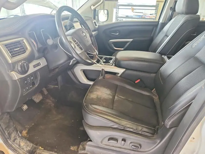 2017 NISSAN TITAN PRO-4X  