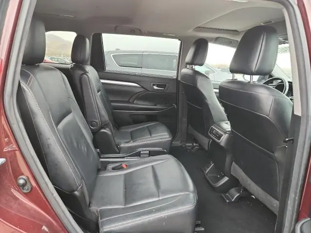 2018 TOYOTA HIGHLANDER SE  