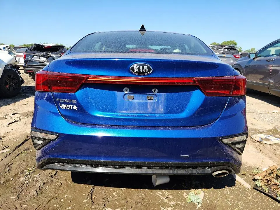 2021 KIA FORTE LXS  