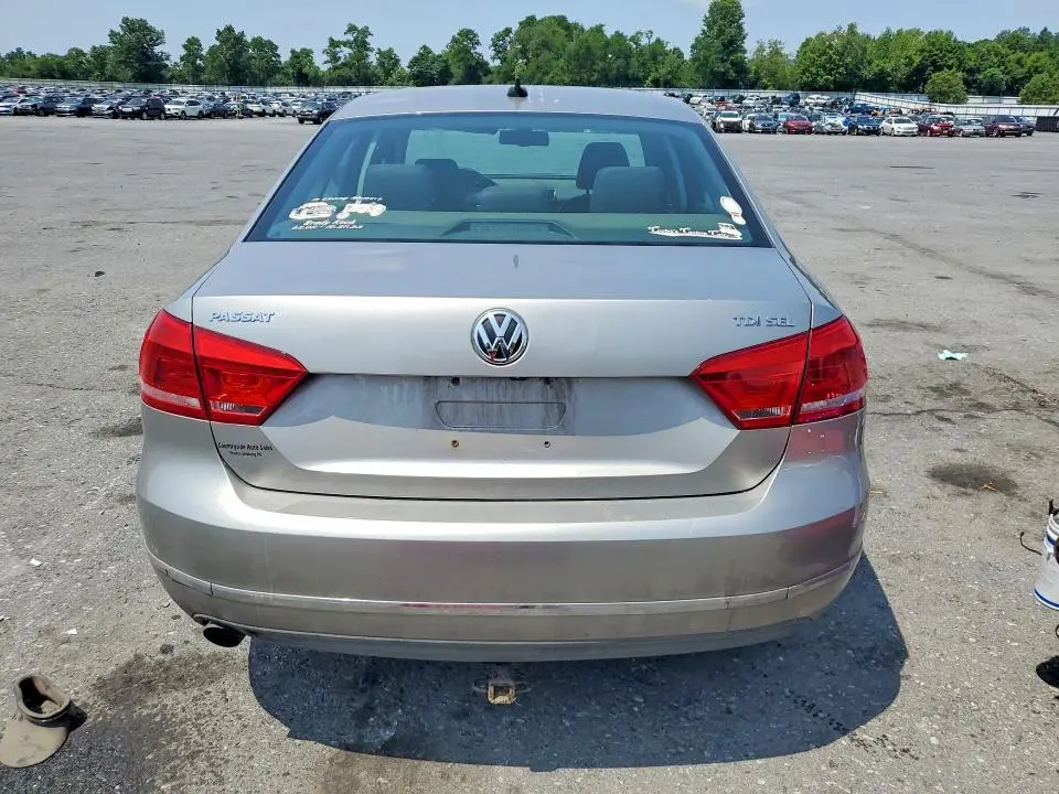 2013 VOLKSWAGEN PASSAT SEL  