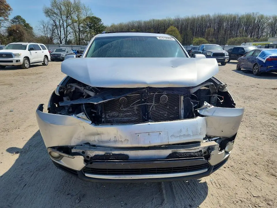 2013 TOYOTA HIGHLANDER SE  