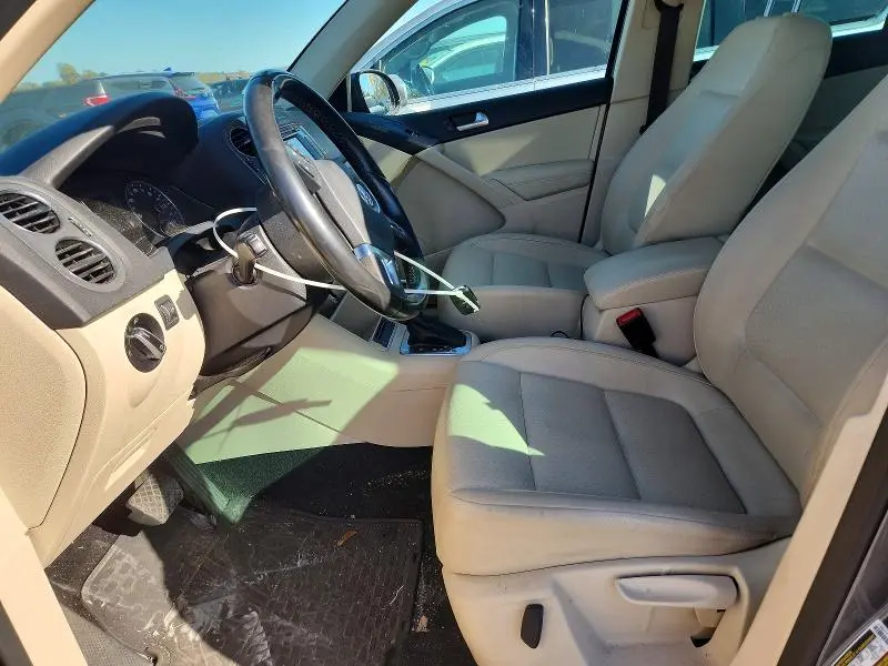 2012 VOLKSWAGEN TIGUAN S  