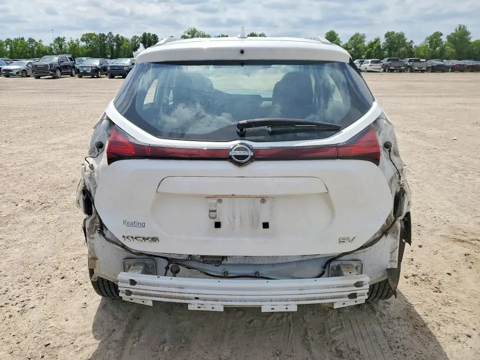 2022 NISSAN KICKS SV  
