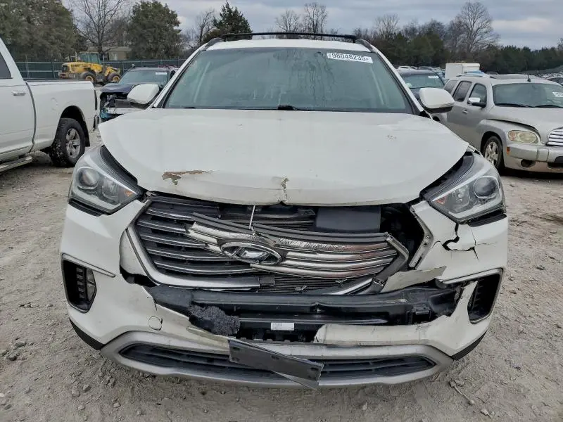 2018 HYUNDAI SANTA FE SE  