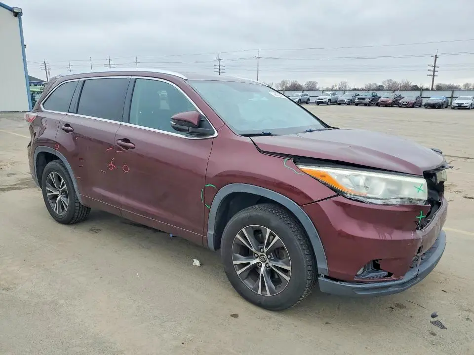 2016 TOYOTA HIGHLANDER XLE  