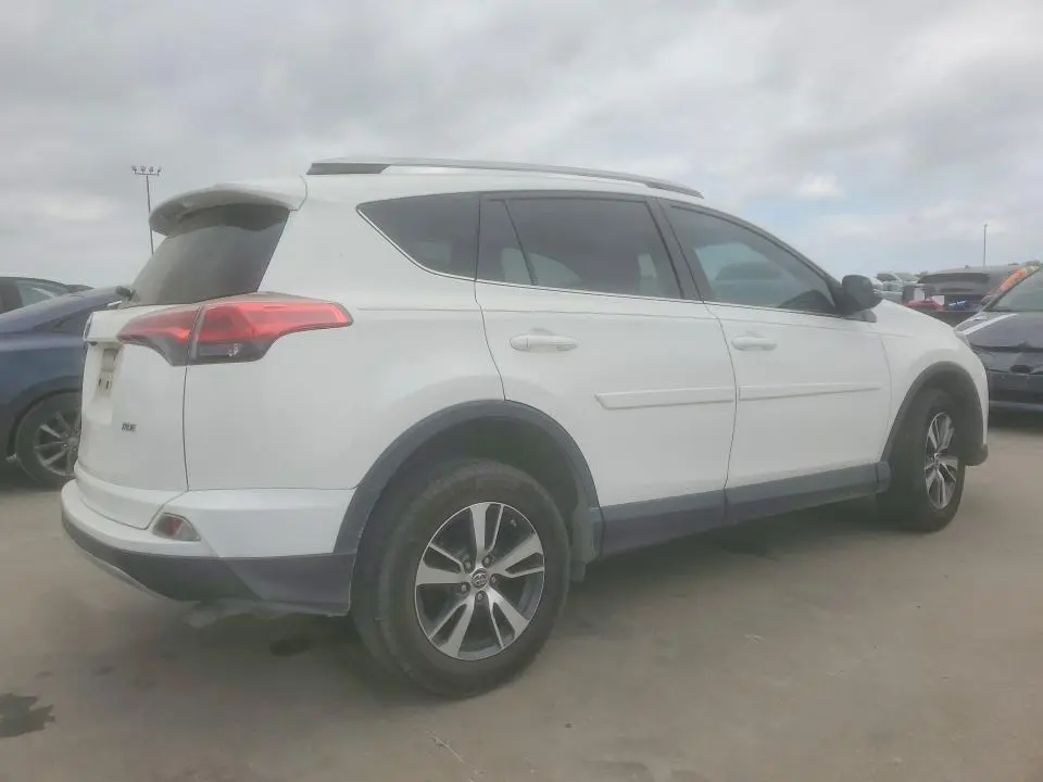 2016 TOYOTA RAV4 XLE  